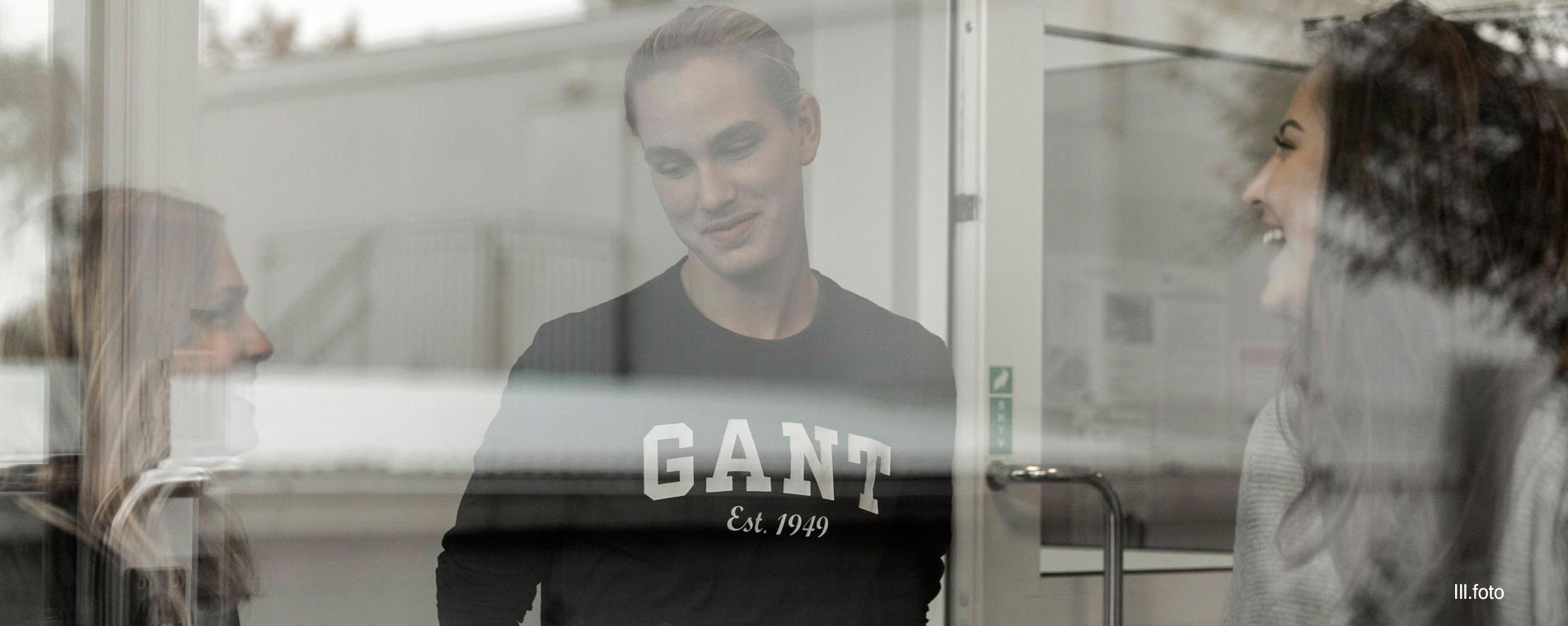 bilde-bak-glass-korrekt-mal-med-ill.foto-2